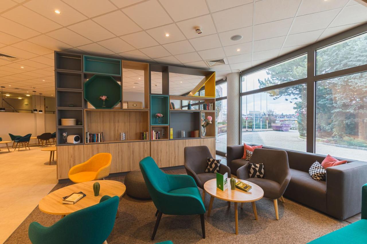 Holiday Inn Budapest-Budaoers By Ihg Esterno foto