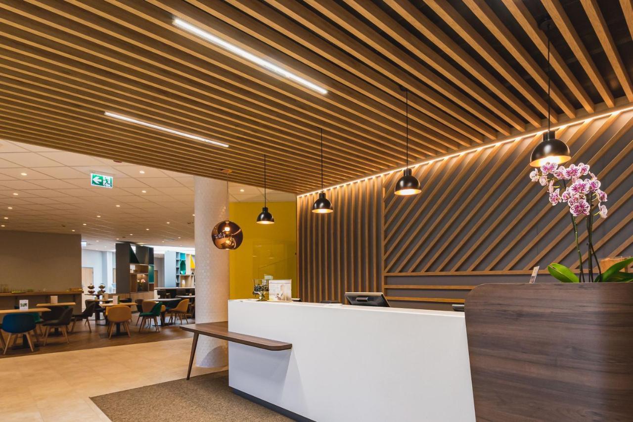 Holiday Inn Budapest-Budaoers By Ihg Esterno foto