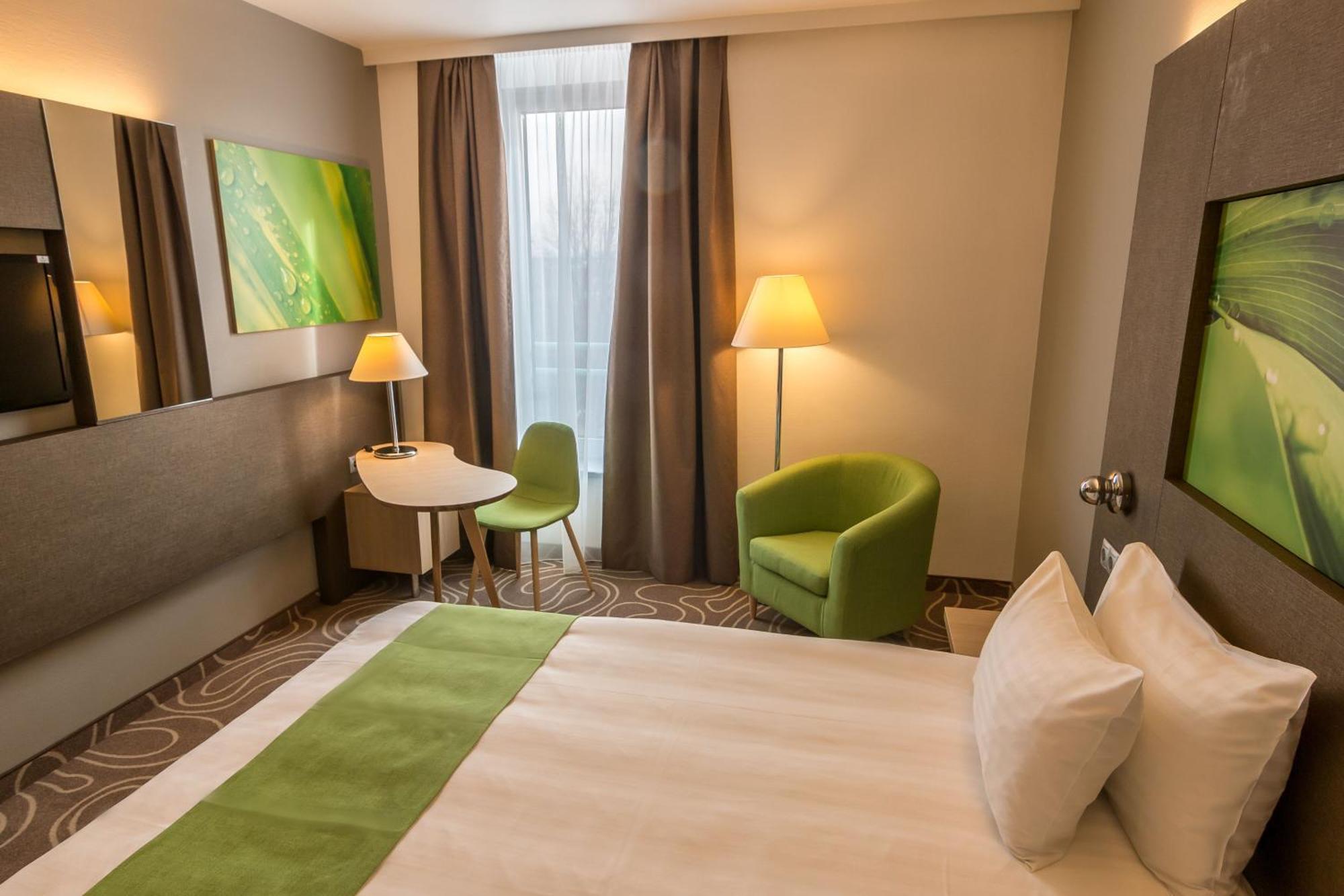 Holiday Inn Budapest-Budaoers By Ihg Esterno foto